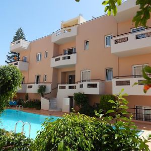 Apollon Studios & Apartments